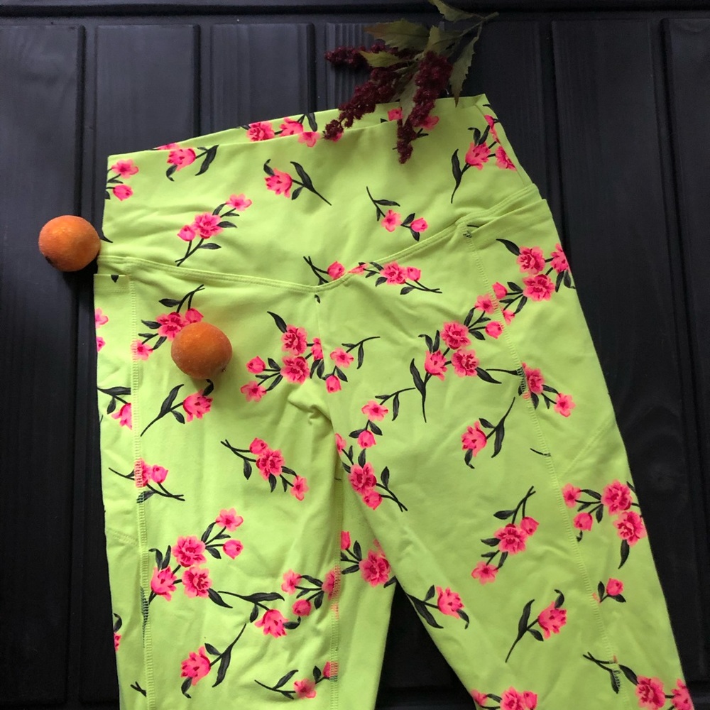PINK by VS Yellow Green Rose Print Leggings Sz S